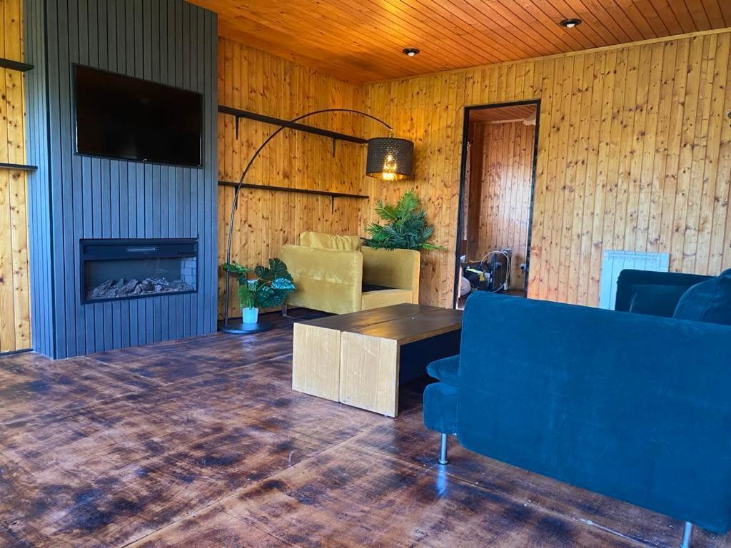 Kingswood Lodge